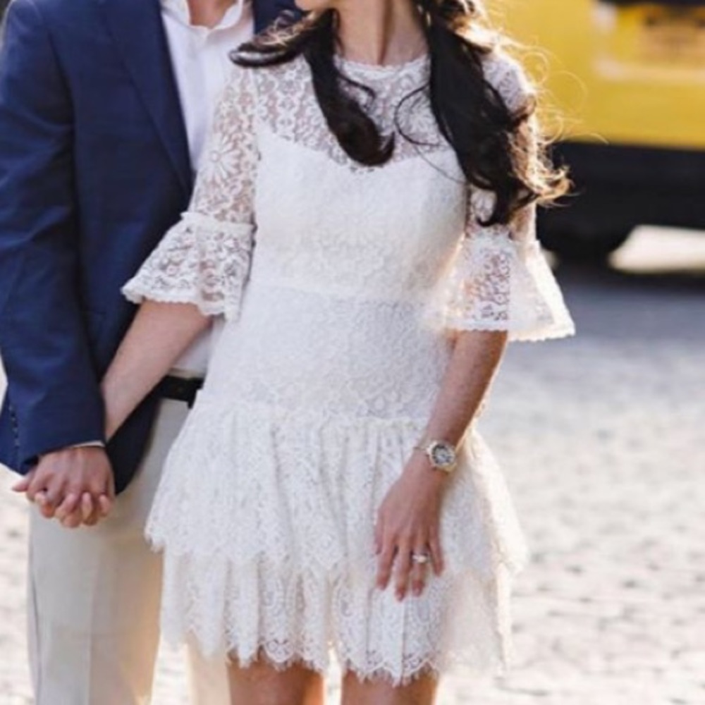 ML MONIQUE LHUILLIER LARA LACE DRESS